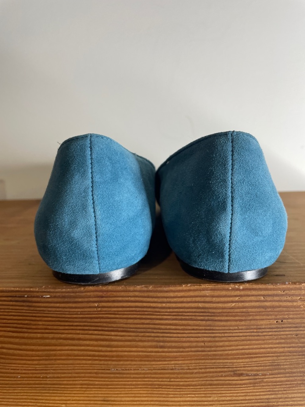 ☔️ Adrienne Vittadini Teal Pointed-Toe Suede Flats - Picture 6 of 7